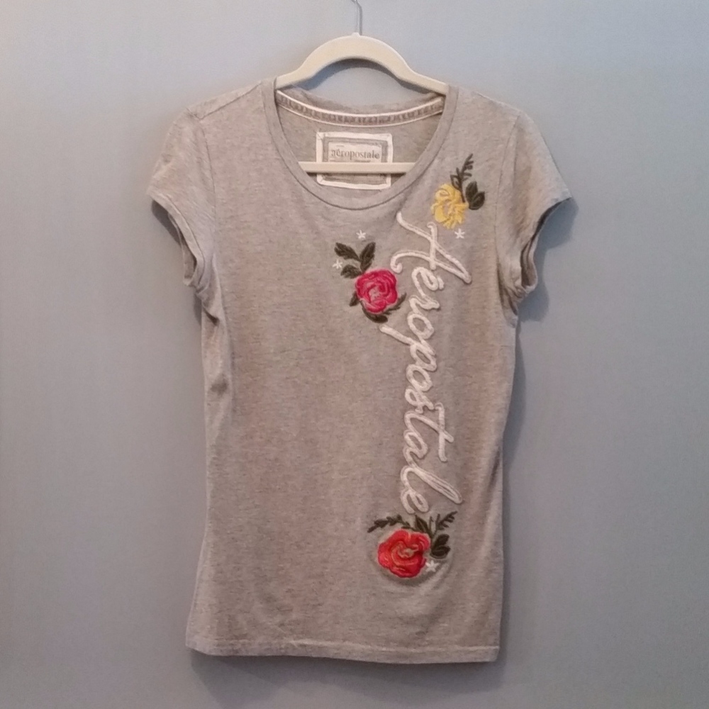 Floral Embroidered Aeropostale Tee size large